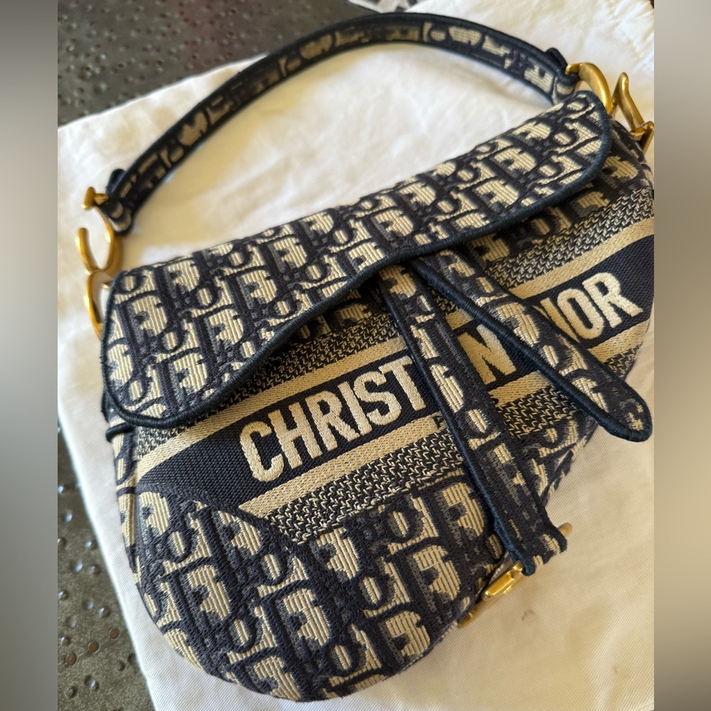 Dior Navy and Cream Saddle Shoulder Bag - Picture 8 of 12